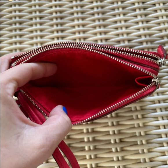 Authentic Coach F66505 Double Corner Zip Wristlet in Pebble Leather - Picture 3 of 6